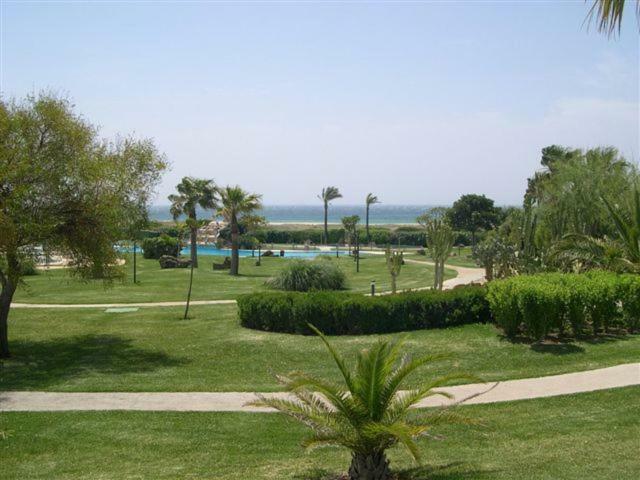 Apartamentos Atlanterra Costa Y Sol Захара де лос Атунес Екстериор снимка