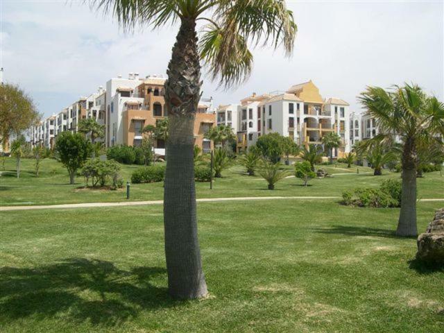 Apartamentos Atlanterra Costa Y Sol Захара де лос Атунес Екстериор снимка